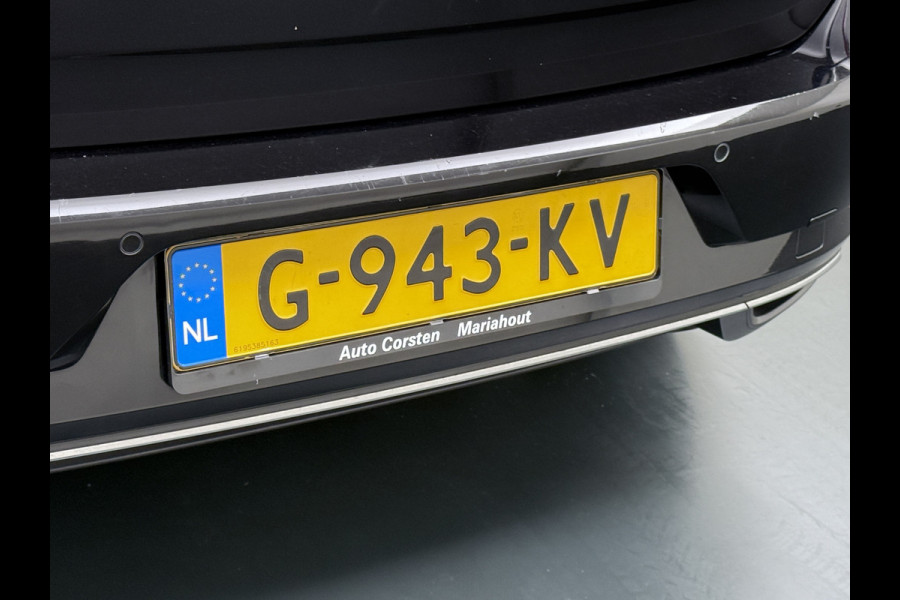 Volkswagen e-Golf Leer Warmtepomp LED+ Apple Carplay Android Navi Adaptieve-Cr. Digit.Dashb. PDC-v+a DAB 17" Ecc Led Premium Audio High-End- Dynaudio Zwarte-Hemel Lmv Privacy Glas Spiegel Pakket Virtual Cockpit Leder Pakket Stoelverwarming Origineel Nederlandse Auto Dealeronderhouden € 48.000 Nieuw!