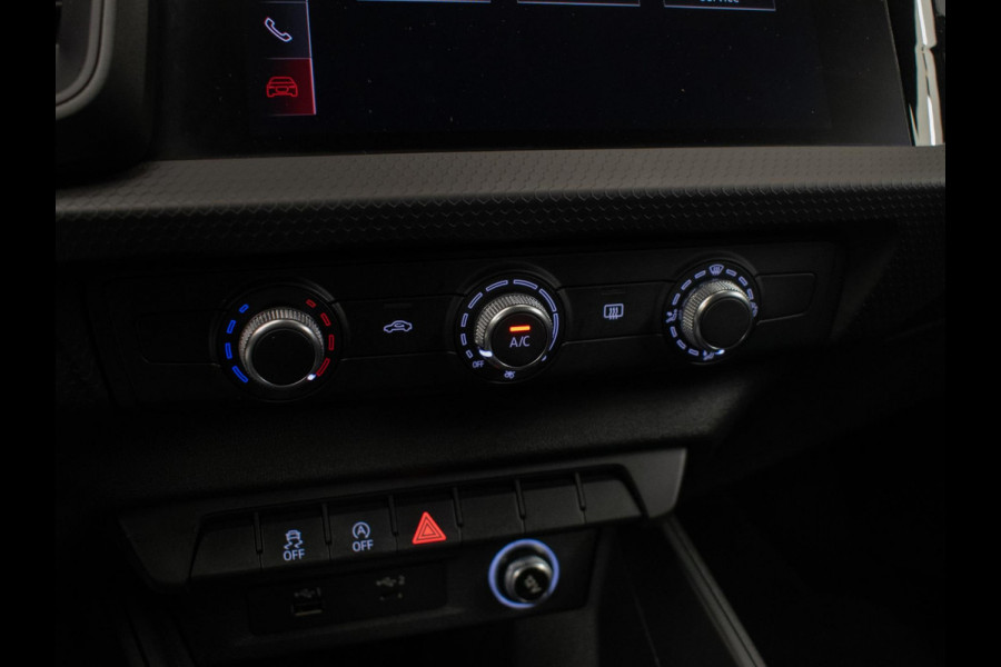 Audi A1 Sportback 30 TFSI Sport (APPLE CARPLAY,NAVI,CRUISE,DIGITAL COCKPIT,LED,BLACK EDITION,SPORTSTOELEN,LM VELGEN,NETTE STAAT)