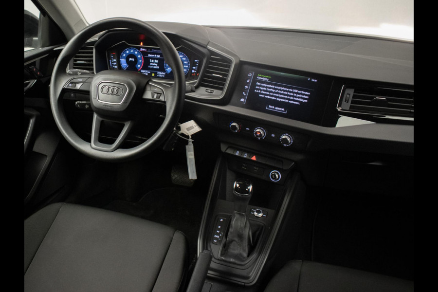 Audi A1 Sportback 30 TFSI Sport (APPLE CARPLAY,NAVI,CRUISE,DIGITAL COCKPIT,LED,BLACK EDITION,SPORTSTOELEN,LM VELGEN,NETTE STAAT)