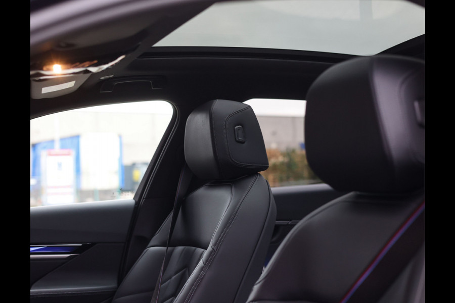 BMW 5 Serie 550e xDrive | M-Performance - Pano - Trekhaak - HUD - B&W