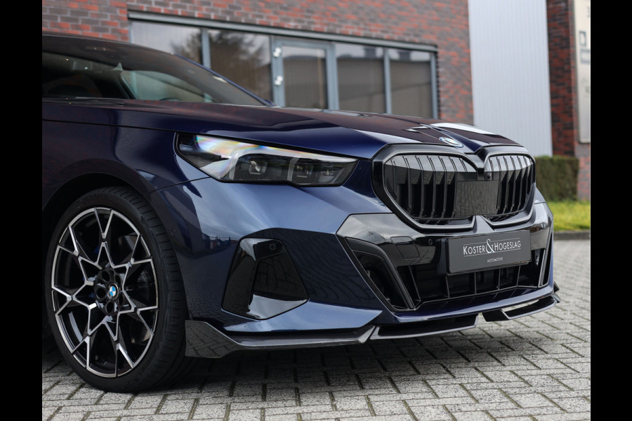 BMW 5 Serie 550e xDrive | M-Performance - Pano - Trekhaak - HUD - B&W