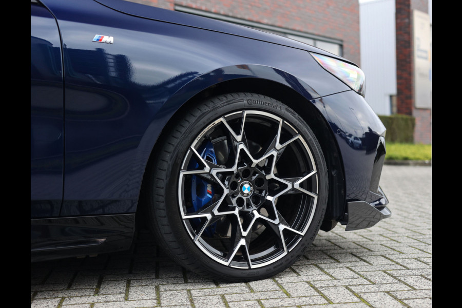 BMW 5 Serie 550e xDrive | M-Performance - Pano - Trekhaak - HUD - B&W