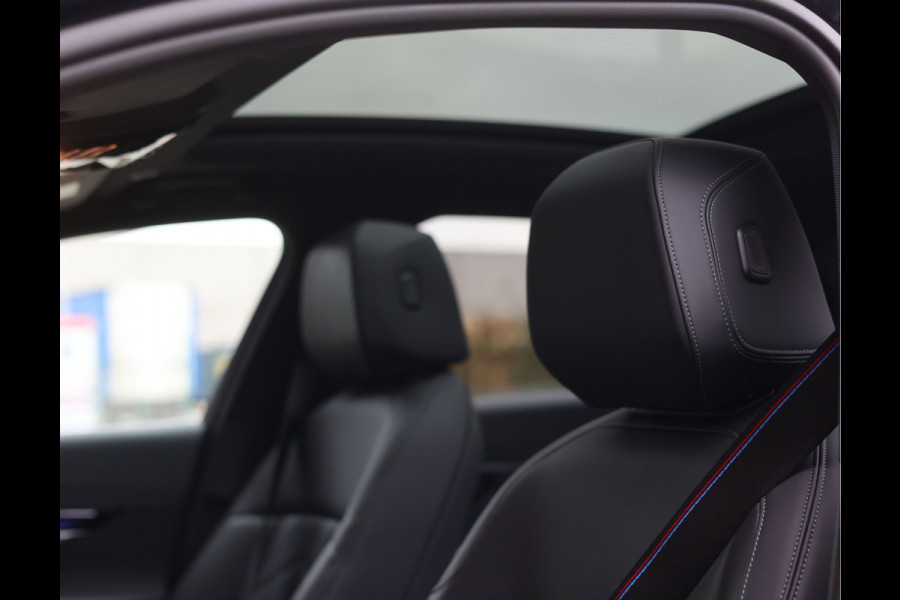 BMW 5 Serie 550e xDrive | M-Performance - Pano - Trekhaak - HUD - B&W