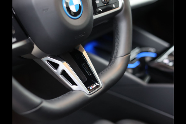 BMW 5 Serie 550e xDrive | M-Performance - Pano - Trekhaak - HUD - B&W