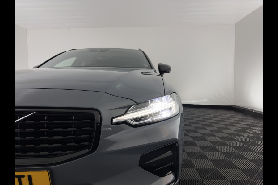 Volvo V60 2.0 B3 R-Design (INCL-BTW) *LEATHER-FABRIC | DIGI-COCKPIT | FULL-LED | MEMORY-PACK | HEATED-SPORTSEATS | LANE-ASSIST | NAVI-FULLMAP | CAMERA | DAB+ | PRIVACY-GLASS | ECC | PDC | TOWBAR | 19''ALU*