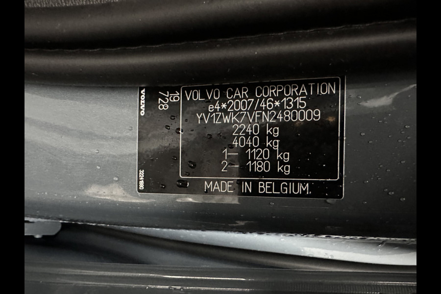 Volvo V60 2.0 B3 R-Design (INCL-BTW) *LEATHER-FABRIC | DIGI-COCKPIT | FULL-LED | MEMORY-PACK | HEATED-SPORTSEATS | LANE-ASSIST | NAVI-FULLMAP | CAMERA | DAB+ | PRIVACY-GLASS | ECC | PDC | TOWBAR | 19''ALU*