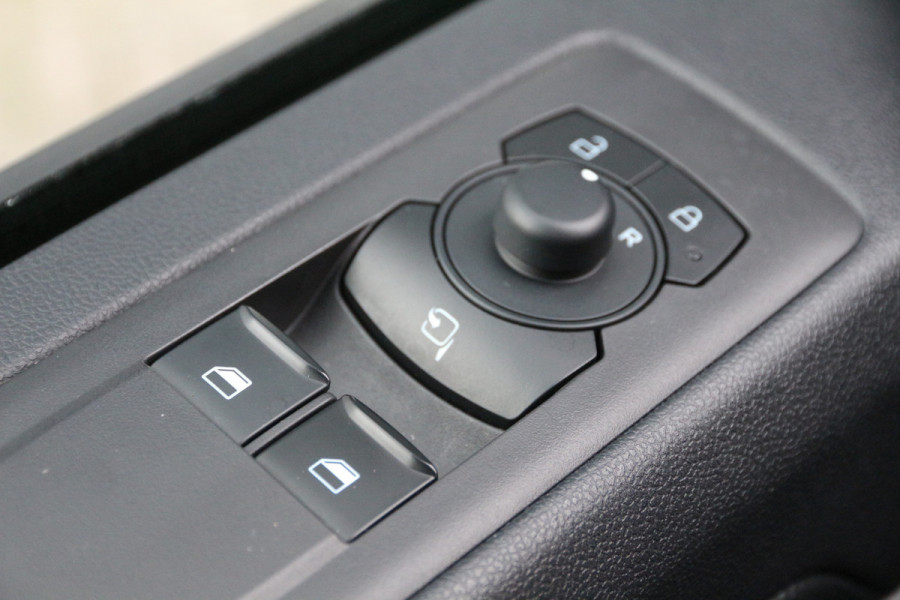 Ford Transit Custom 320 2.0 TDCI 136 | KAR-edition | L2H1 | LED | Camera | Navi | Clima..