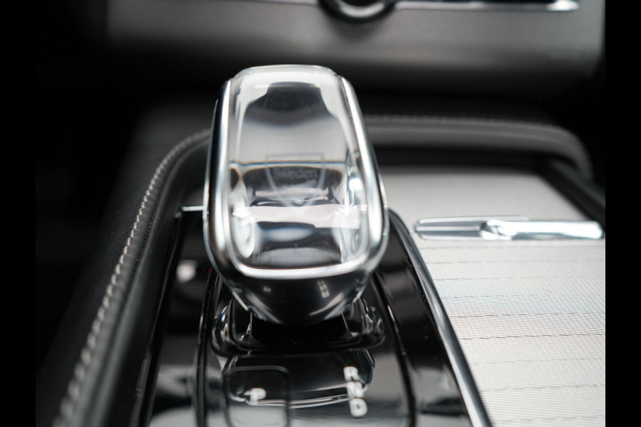 Volvo XC90 T8 Twin Engine AWD Inscription 7 Persoons Plug In Hybrid Dealer O.H PHEV | Panodak | Adaptive Cruise | Luxe Lederen Comfortzetels Massage & Ventilatie | Head Up | 360 Camera | Harman Kardon | Blis | Apple Carplay | Navigatie |
