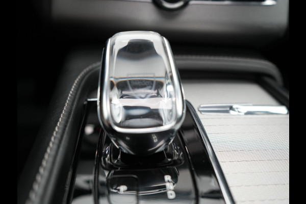 Volvo XC90 T8 Twin Engine AWD Inscription 7 Persoons Plug In Hybrid Dealer O.H PHEV | Panodak | Adaptive Cruise | Luxe Lederen Comfortzetels Massage & Ventilatie | Head Up | 360 Camera | Harman Kardon | Blis | Apple Carplay | Navigatie |