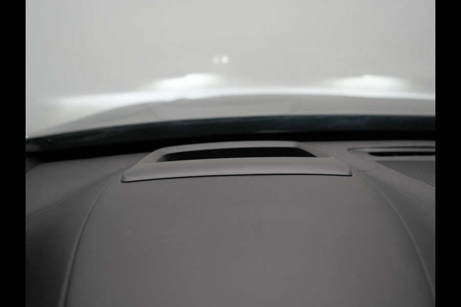 Volvo XC90 T8 Twin Engine AWD Inscription 7 Persoons Plug In Hybrid Dealer O.H PHEV | Panodak | Adaptive Cruise | Luxe Lederen Comfortzetels Massage & Ventilatie | Head Up | 360 Camera | Harman Kardon | Blis | Apple Carplay | Navigatie |