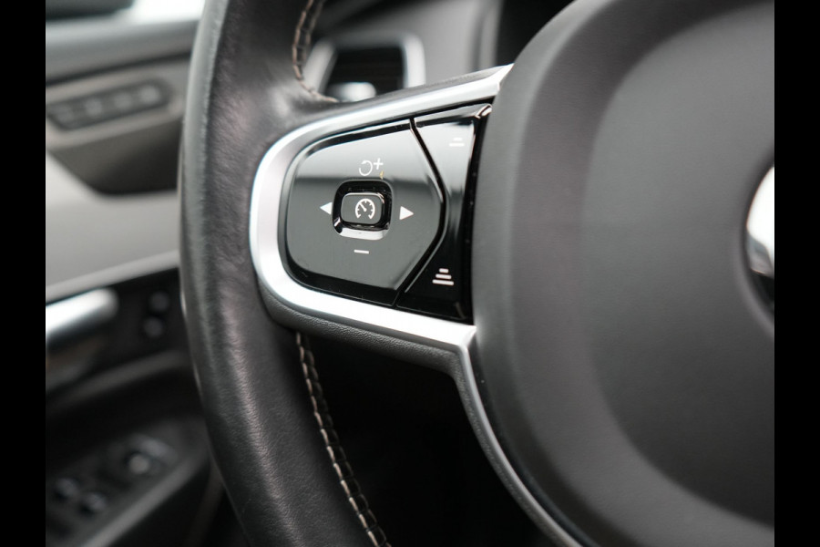 Volvo XC90 T8 Twin Engine AWD Inscription 7 Persoons Plug In Hybrid Dealer O.H PHEV | Panodak | Adaptive Cruise | Luxe Lederen Comfortzetels Massage & Ventilatie | Head Up | 360 Camera | Harman Kardon | Blis | Apple Carplay | Navigatie |