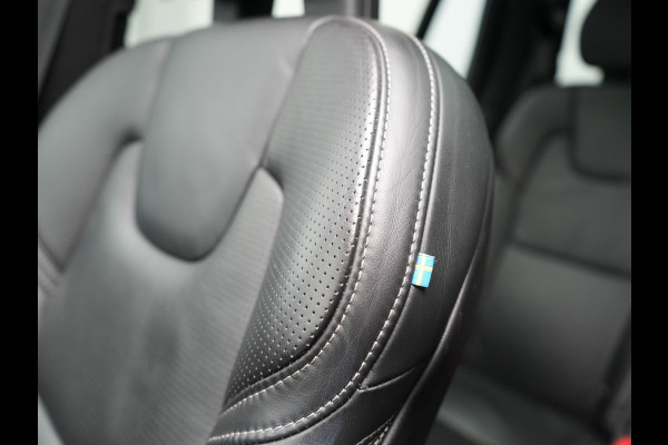 Volvo XC90 T8 Twin Engine AWD Inscription 7 Persoons Plug In Hybrid Dealer O.H PHEV | Panodak | Adaptive Cruise | Luxe Lederen Comfortzetels Massage & Ventilatie | Head Up | 360 Camera | Harman Kardon | Blis | Apple Carplay | Navigatie |
