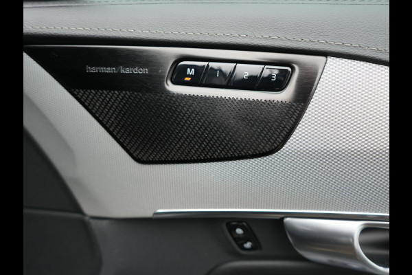 Volvo XC90 T8 Twin Engine AWD Inscription 7 Persoons Plug In Hybrid Dealer O.H PHEV | Panodak | Adaptive Cruise | Luxe Lederen Comfortzetels Massage & Ventilatie | Head Up | 360 Camera | Harman Kardon | Blis | Apple Carplay | Navigatie |