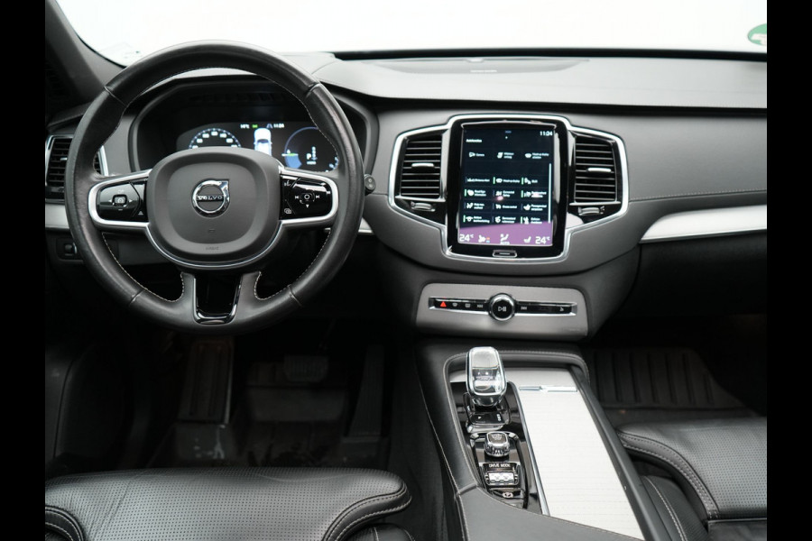 Volvo XC90 T8 Twin Engine AWD Inscription 7 Persoons Plug In Hybrid Dealer O.H PHEV | Panodak | Adaptive Cruise | Luxe Lederen Comfortzetels Massage & Ventilatie | Head Up | 360 Camera | Harman Kardon | Blis | Apple Carplay | Navigatie |