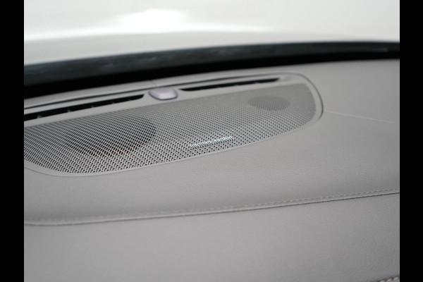 Volvo XC90 T8 Twin Engine AWD Inscription 7 Persoons Plug In Hybrid Dealer O.H PHEV | Panodak | Adaptive Cruise | Luxe Lederen Comfortzetels Massage & Ventilatie | Head Up | 360 Camera | Harman Kardon | Blis | Apple Carplay | Navigatie |