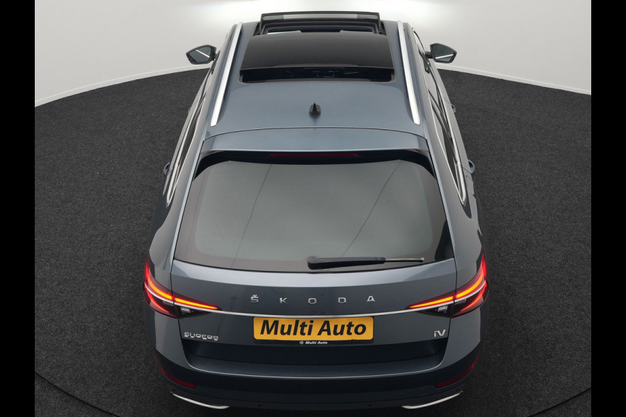 Škoda Superb Combi 1.4 TSI iV Laurin & Klement Plug In Hybrid 218pk Dealer O.H PHEV | Panodak | Trekhaak af Fabriek | Adaptive Cruise | Lederen Sportstoelen Memory & Venilatie | Camera | Crystal LED | 19"L.M | Virtual | Navigatie |