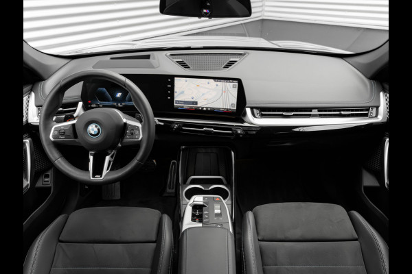 BMW X1 xDrive30e M-Sport Pro - Pano - Trekhaak - Driving Ass Prof - Harman Kardon