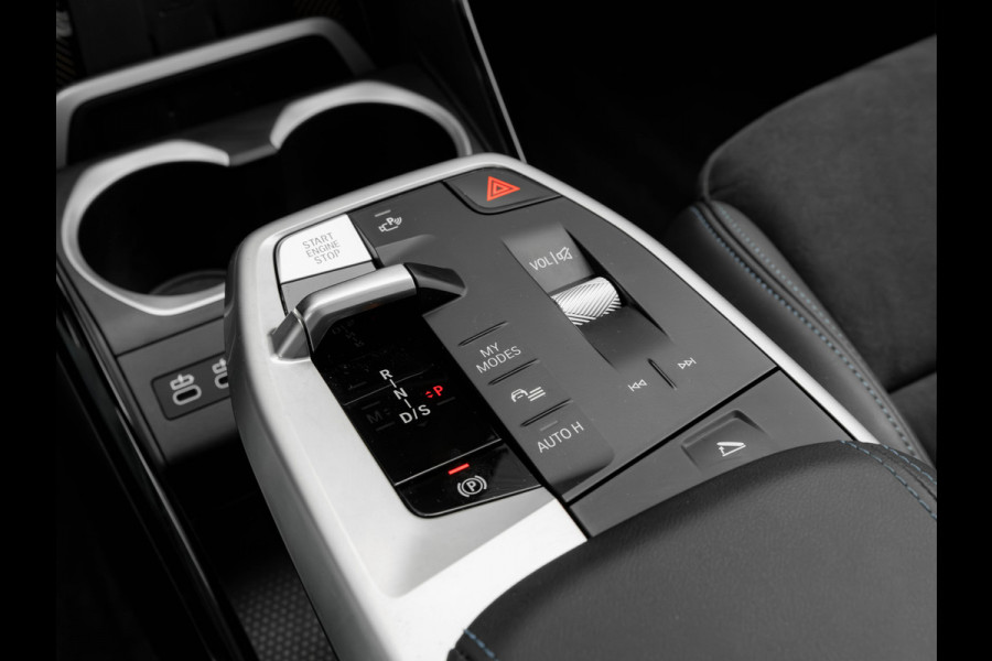 BMW X1 xDrive30e M-Sport Pro - Pano - Trekhaak - Driving Ass Prof - Harman Kardon