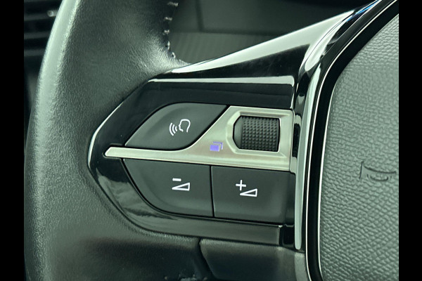 Peugeot e-208 EV Allure 50 kWh Panoramadak Airco ECC Navi Carplay PDC VA+ Camera Virtual 3D Cockpit Adaptive Cruise Control Stoelverwarming