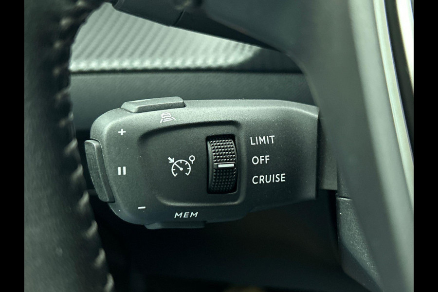 Peugeot e-208 EV Allure 50 kWh Panoramadak Airco ECC Navi Carplay PDC VA+ Camera Virtual 3D Cockpit Adaptive Cruise Control Stoelverwarming