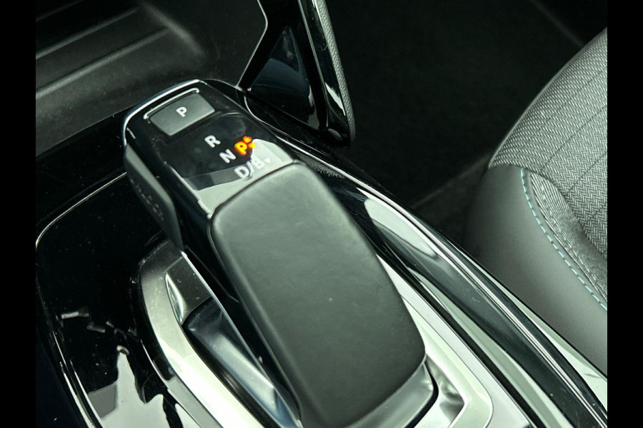 Peugeot e-208 EV Allure 50 kWh Panoramadak Airco ECC Navi Carplay PDC VA+ Camera Virtual 3D Cockpit Adaptive Cruise Control Stoelverwarming