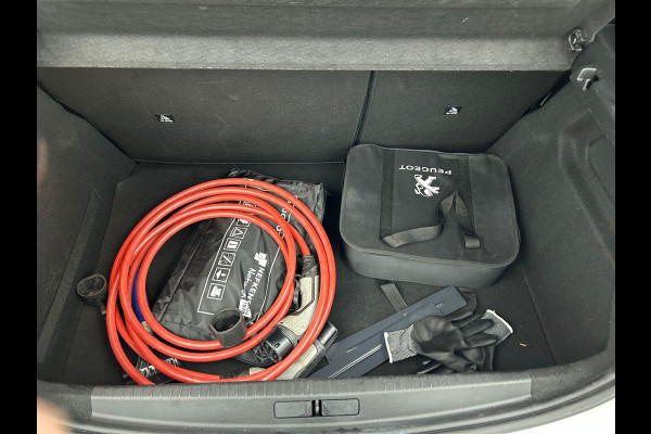 Peugeot e-208 EV Allure 50 kWh Panoramadak Airco ECC Navi Carplay PDC VA+ Camera Virtual 3D Cockpit Adaptive Cruise Control Stoelverwarming