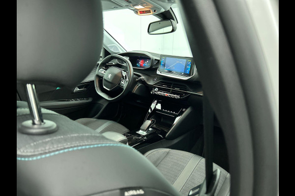 Peugeot e-208 EV Allure 50 kWh Panoramadak Airco ECC Navi Carplay PDC VA+ Camera Virtual 3D Cockpit Adaptive Cruise Control Stoelverwarming