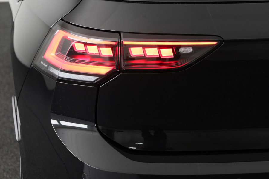 Volkswagen Golf GTI 2.0 195 kW / 265 pk TSI Hatchback 7 versn. DSG | Verlengde garantie | Panorama dak | Head up Display | Harman Kardon |