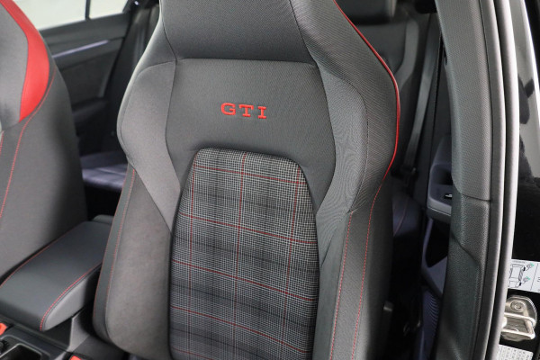 Volkswagen Golf GTI 2.0 195 kW / 265 pk TSI Hatchback 7 versn. DSG | Verlengde garantie | Panorama dak | Head up Display | Harman Kardon |