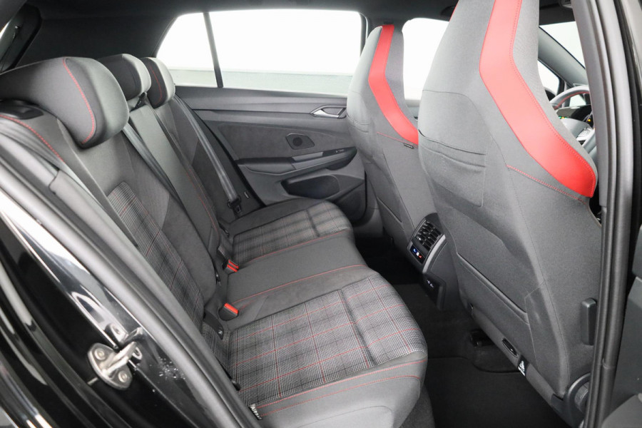 Volkswagen Golf GTI 2.0 195 kW / 265 pk TSI Hatchback 7 versn. DSG | Verlengde garantie | Panorama dak | Head up Display | Harman Kardon |