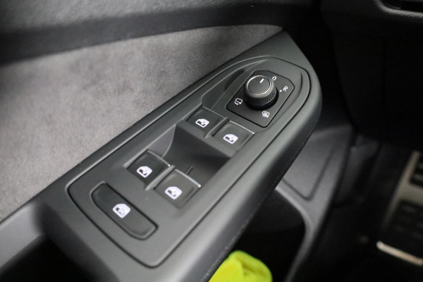 Volkswagen Golf GTI 2.0 195 kW / 265 pk TSI Hatchback 7 versn. DSG | Verlengde garantie | Panorama dak | Head up Display | Harman Kardon |