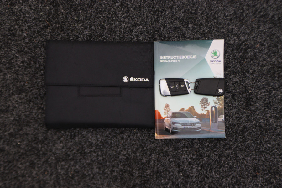 Škoda Superb Combi 1.4 TSI iV PHEV Business Edition Plus Leer, Camera, Apple Carplay, Elektr. Stoel, LED, Trekhaak, PDC