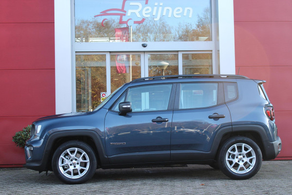 Jeep Renegade 1.5T 130PK e-Hybrid ALTITUDE | DRAADLOZE APPLE CARPLAY/ANDROID AUTO | PANORAMISCH SCHUIF/KANTEL DAK | FULL LED KOPLAMPEN | DODEHOEK DETECTIE | ADAPTIVE CRUISE CONTROL | LICHTMETALEN VELGEN 17" | ACHTERUITRIJ CAMERA | DAB+ RADIO | NAVIGATIE | PARKEERSENSOREN VOOR + ACHTER | AUTOMATISCH INPARKEREN | KEYLESS ENTRY/START |