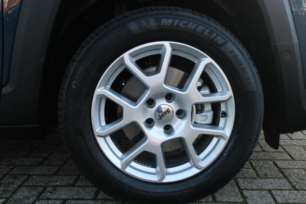 Jeep Renegade 1.5T 130PK e-Hybrid ALTITUDE | DRAADLOZE APPLE CARPLAY/ANDROID AUTO | PANORAMISCH SCHUIF/KANTEL DAK | FULL LED KOPLAMPEN | DODEHOEK DETECTIE | ADAPTIVE CRUISE CONTROL | LICHTMETALEN VELGEN 17" | ACHTERUITRIJ CAMERA | DAB+ RADIO | NAVIGATIE | PARKEERSENSOREN VOOR + ACHTER | AUTOMATISCH INPARKEREN | KEYLESS ENTRY/START |