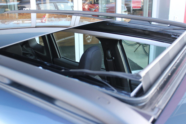 Jeep Renegade 1.5T 130PK e-Hybrid ALTITUDE | DRAADLOZE APPLE CARPLAY/ANDROID AUTO | PANORAMISCH SCHUIF/KANTEL DAK | FULL LED KOPLAMPEN | DODEHOEK DETECTIE | ADAPTIVE CRUISE CONTROL | LICHTMETALEN VELGEN 17" | ACHTERUITRIJ CAMERA | DAB+ RADIO | NAVIGATIE | PARKEERSENSOREN VOOR + ACHTER | AUTOMATISCH INPARKEREN | KEYLESS ENTRY/START |