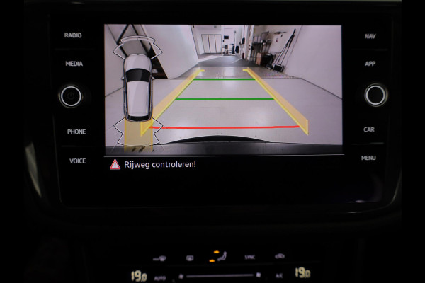 Volkswagen Tiguan 1.5 TSI R-Line Business 150pk DSG| Navi| 19'LM-velgen| Camera|Digital display