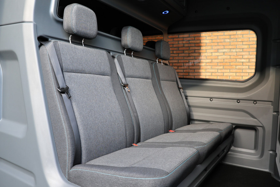 Renault Master T35 2.0 dCi 170 L2H2 DC | 6-Zitter | Navigatie | Camera | CarPlay | LED Koplampen | DAB | PDC V+A | Cruise control | Nieuwe APK | Dubbel cabine | Uniek