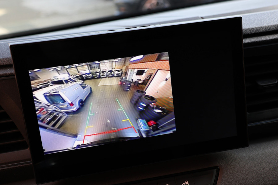 Renault Master T35 2.0 dCi 170 L2H2 DC | 6-Zitter | Navigatie | Camera | CarPlay | LED Koplampen | DAB | PDC V+A | Cruise control | Nieuwe APK | Dubbel cabine | Uniek