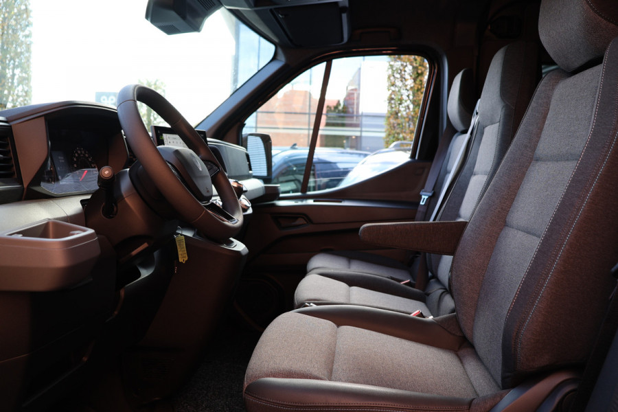 Renault Master T35 2.0 dCi 170 L2H2 DC | 6-Zitter | Navigatie | Camera | CarPlay | LED Koplampen | DAB | PDC V+A | Cruise control | Nieuwe APK | Dubbel cabine | Uniek