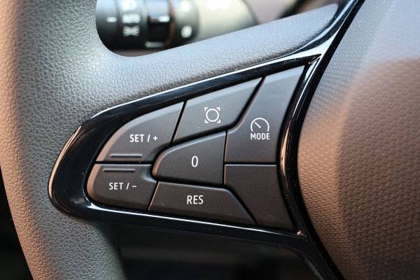 Renault Master T35 2.0 dCi 170 L2H2 DC | 6-Zitter | Navigatie | Camera | CarPlay | LED Koplampen | DAB | PDC V+A | Cruise control | Nieuwe APK | Dubbel cabine | Uniek