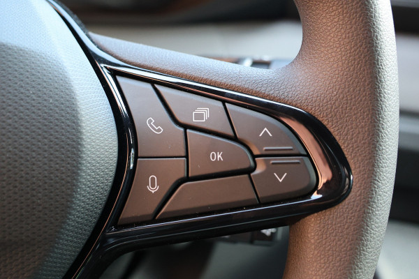 Renault Master T35 2.0 dCi 170 L2H2 DC | 6-Zitter | Navigatie | Camera | CarPlay | LED Koplampen | DAB | PDC V+A | Cruise control | Nieuwe APK | Dubbel cabine | Uniek