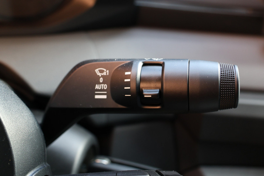 Renault Master T35 2.0 dCi 170 L2H2 DC | 6-Zitter | Navigatie | Camera | CarPlay | LED Koplampen | DAB | PDC V+A | Cruise control | Nieuwe APK | Dubbel cabine | Uniek