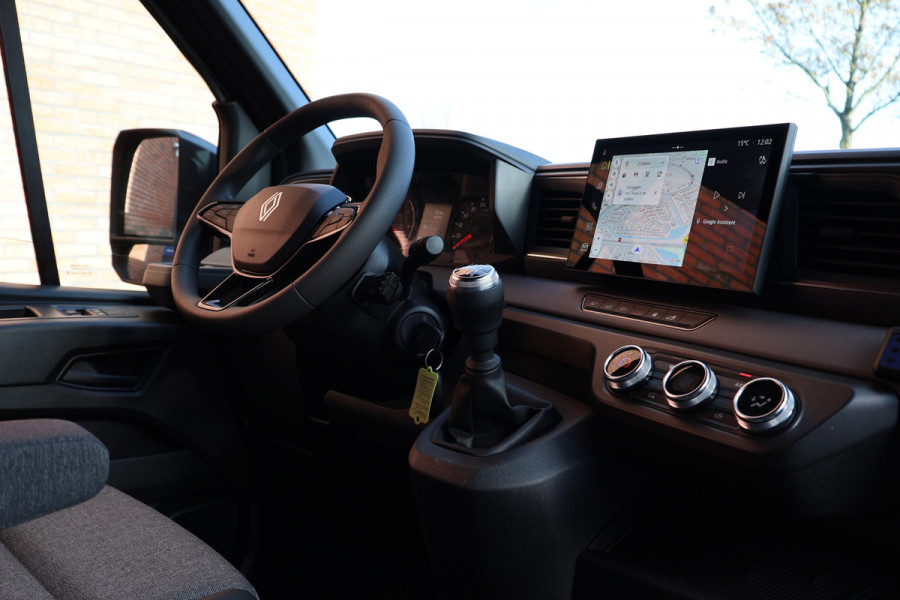 Renault Master T35 2.0 dCi 170 L2H2 DC | 6-Zitter | Navigatie | Camera | CarPlay | LED Koplampen | DAB | PDC V+A | Cruise control | Nieuwe APK | Dubbel cabine | Uniek