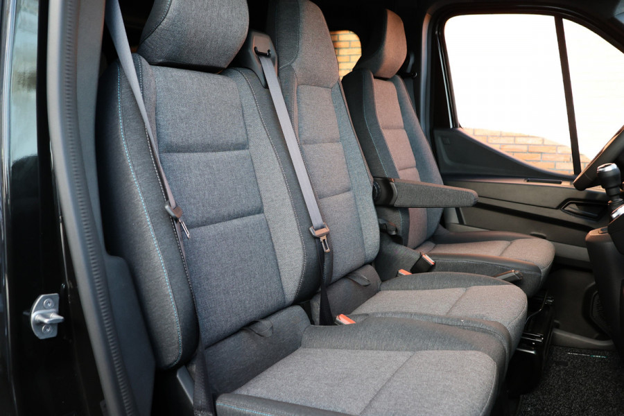 Renault Master T35 2.0 dCi 170 L2H2 DC | 6-Zitter | Navigatie | Camera | CarPlay | LED Koplampen | DAB | PDC V+A | Cruise control | Nieuwe APK | Dubbel cabine | Uniek