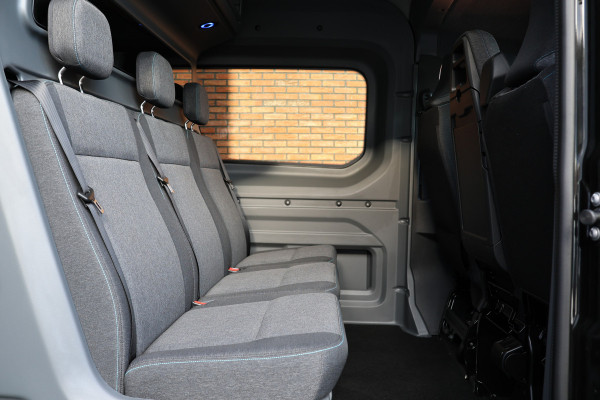 Renault Master T35 2.0 dCi 170 L2H2 DC | 6-Zitter | Navigatie | Camera | CarPlay | LED Koplampen | DAB | PDC V+A | Cruise control | Nieuwe APK | Dubbel cabine | Uniek