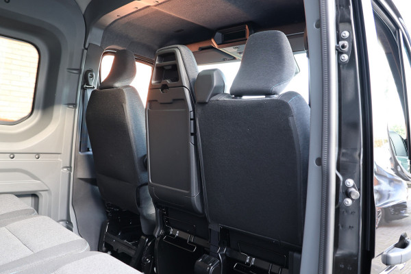Renault Master T35 2.0 dCi 170 L2H2 DC | 6-Zitter | Navigatie | Camera | CarPlay | LED Koplampen | DAB | PDC V+A | Cruise control | Nieuwe APK | Dubbel cabine | Uniek