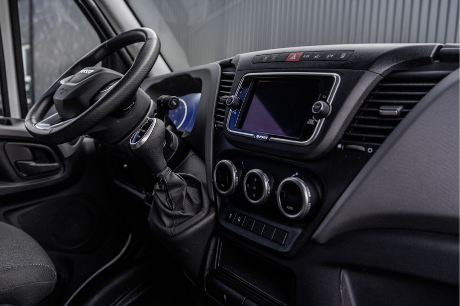 Iveco Daily 35C18 | NW Model | Bakwagen met Laadklep | Automaat | LED | Navi | 3.5T Trekhaak | Climate | Cruise | Euro 6