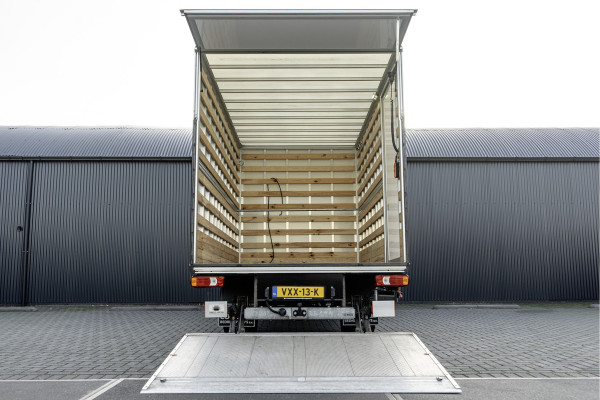 Iveco Daily 35C18 | NW Model | Bakwagen met Laadklep | Automaat | LED | Navi | 3.5T Trekhaak | Climate | Cruise | Euro 6