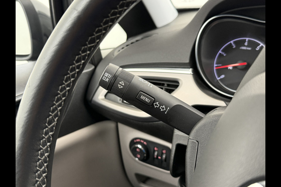 Opel Corsa Turbo 90pk 5d Innovation Bi-Xenon Camera PDC Trekhaak ECC 1/2 Leer Volledig Dealer onderhouden! laatste beurt bij 111.000km Priv.Glass