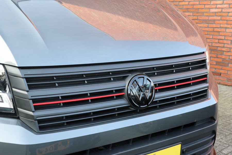 Volkswagen Crafter 2.0 TDI 177 PK L3H3 DC | VW Garantie tot 2029 | 7-Zitter | Bi-Xenon | Camera | CarPlay | Stoelverwarming | Trekhaak | Navigatie  | Dealer onderhouden | Nieuwstaat | Dubbel cabine | Betimmering | Spoilerpakket